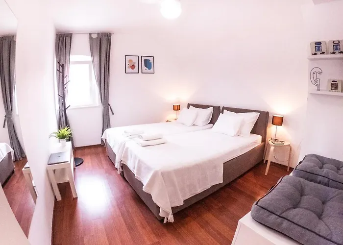 Pinna Apartments Hvar